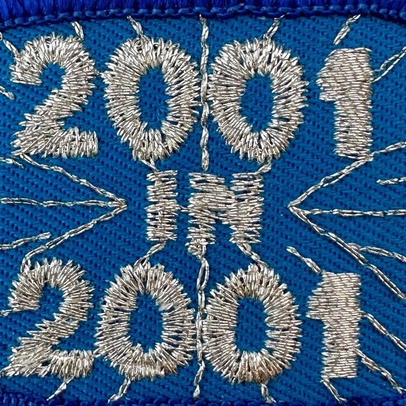 2001 in 2001 Girl Scouts Embroidered Patch - Picture 3 of 4
